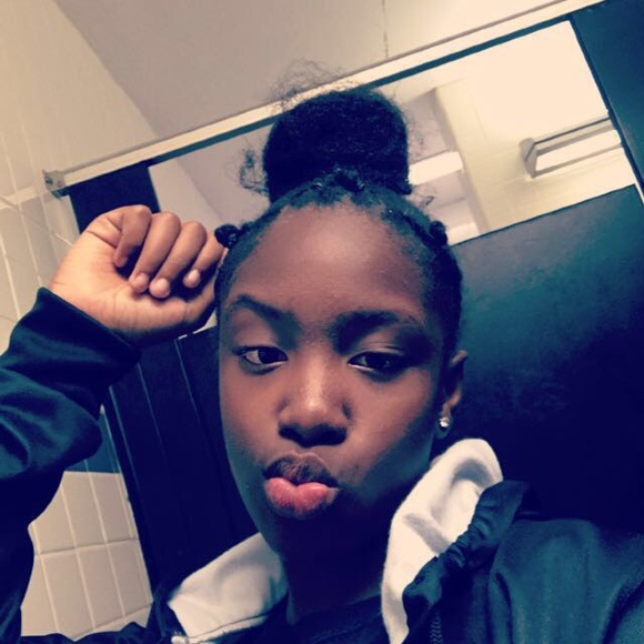 Meet your Posher, Azharia - Picture 1 of 1